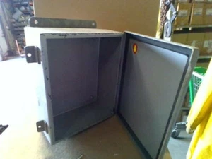 Caja de conexiones metálica AUSTIN AB-14126NFX 14x12x6 cubierta abrazadera de gabinete -NEMA 4 - Imagen 1 de 6