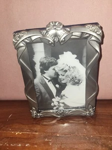 Royal Limited Silver Wedding Album holds eighty (80) 4" x 6" photos - Picture 1 of 6