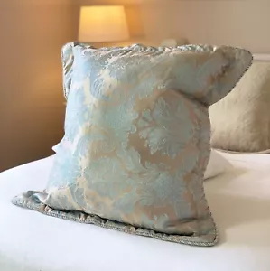 Funda de almohada cuadrada floral francesa azul pato carrington 26 x 26 pulgadas - Imagen 1 de 8