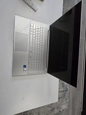 HP Pavilion 17-ch0500sa - Image 1 of 4