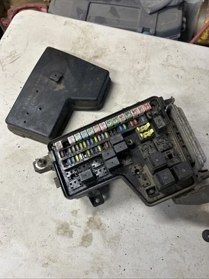 2003 -2007 DODGE RAM 2500 3500 5.9L CUMMINS DIESEL OEM TIPM FUSE BOX 56051040AD - Image 1 of 4