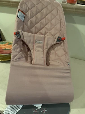 Jersey de algodón gris rosa Baby Bjorn Bouncer Bliss Foto 1 de 4