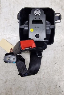 Оригинальный натяжитель заднего центрального ремня безопасности для Volkswagen Passat 2012–2015 годов выпуска - Изображение 1 из 4