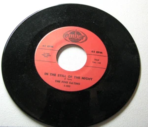 45 RPM Single---- THE FIVE SATINS:  IN THE STILL OF THE NIGHT + THE JONES GIRL - Imagen 1 de 2