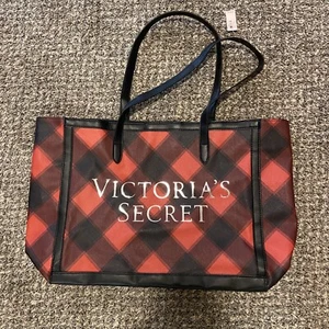 Victoria's Secret Holiday 2021 Buffalo Plaid Tote Carry All Bag 20in NWT $58 - Picture 1 of 9
