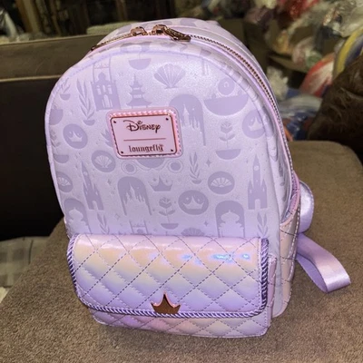 Mini Mochila Loungefly Princesa Disney Impresión Iridiscente Exclusiva Nueva con Etiquetas Foto 1 de 4