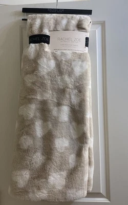 Rachel Zoe ❤️Luxe Faux Fur super soft Heart Blanket Beige /white NWT - Image 1 of 4