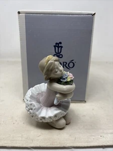 Lladro Figurine MY DEBUT 06764 Little Girl Hugging Flowers Original Box - Picture 1 of 7