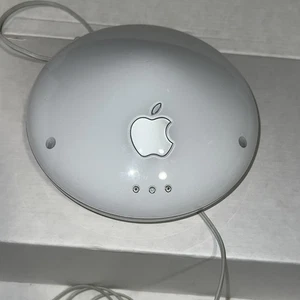 Apple AirPort Extreme Base Station 54 Mb/s 10/100 router wireless G (A1034) - Foto 1 di 8