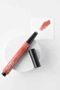 Lápiz labial mate NYX Super Cliquey en la DL/Secreto - Imagen 1 de 4