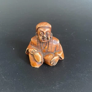 Vintage Sitting Japanese Man Netsuke Celluloid Resin Figurine Miniature - Picture 1 of 10
