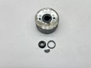 Suzuki RM250 1982 rotor volante montaje tuerca de color volante 32102-14310 OEM - Imagen 1 de 6