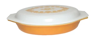 Vintage Pyrex Butterfly Gold with White Lid Oval 1 Quart Divided Casserole Dish - Picture 1 of 9