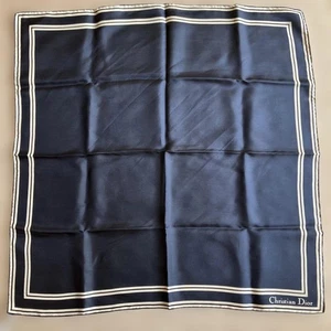 Sciarpa seta Christian Dior blu navy 66 cm usata senza difetti significativi - Foto 1 di 3
