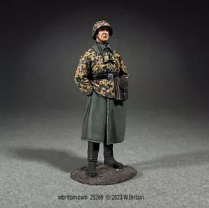 William Britains 25268 German Waffen SS Officer in Greatcoat and Smock WW2 - Picture 1 of 3