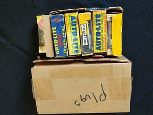 VINTAGE SAMMLERSTÜCK ZÜNDKERZEN KONVOLUT 11 ZÜNDKERZEN VERSCHIEDENE ngk auto-lite champio - Bild 1 von 10