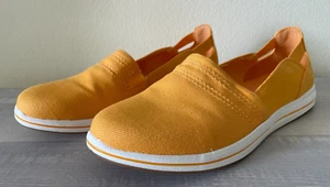 Clarks Women's Cloudsteppers Breeze Step Yellow Flats, Size 9 1/2 EUC Like New! - Picture 1 of 9