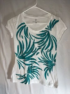 New York & Company Woman’s Size XS White/Green Floral Shimmer Shirt - Picture 1 of 10