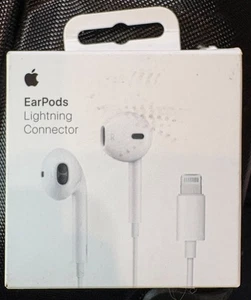 Apple EarPods with Lightning Connector In Ear Canal Headset - White - Picture 1 of 1
