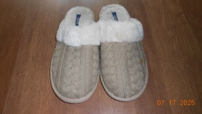 Chaps By Ralph Lauren Ladies Tan Knit With Faux Fur Slippers Size M 6 1/2-7 1/2 - Image 1 of 2
