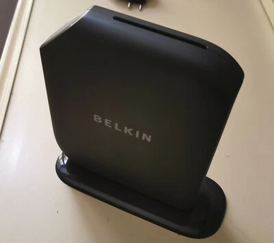 Belkin Surf F7D2401 V1 Wireless Modem Router - Immagine 1 di 4