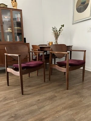 复古 60 年代中世纪现代 Finn Juhl John Stuart 核桃扶手椅一对 — 第 1/4 张图片