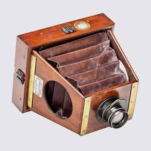 Mendel, Paris Folding Strut Camera - Picture 1 of 5