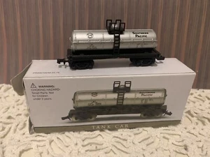  VINTAGE plastic SOUTHERN PACIFIC Miniature little TRAIN CARS Tank car 3 1/2”  - Picture 1 of 9