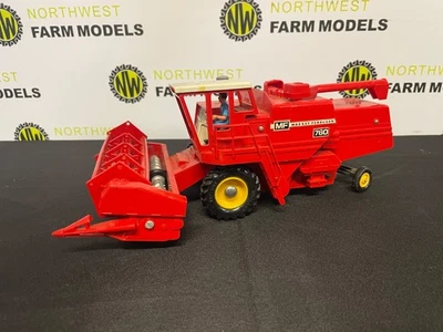 BRITAINS 1:32 SCALE MASSEY FERGUSON 760 COMBINE HARVESTER - Image 1 of 4