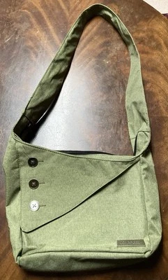 Cartera Bandolera Mensajero Verde Oliva Bordada Plateada Melaleuca Foto 1 de 4