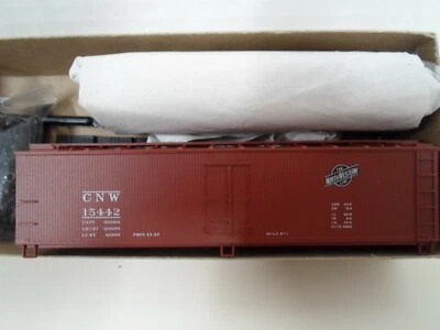 Accurail #4856 - Chicago & Northwestern 40ft wood Reefer - Image 1 of 2