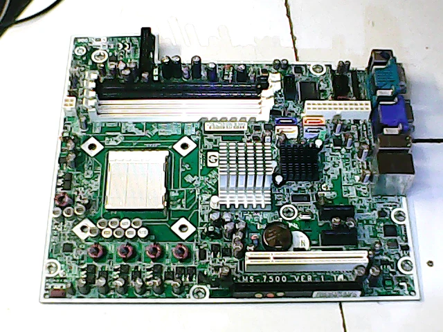 Carte mere MSI MS-7500 VER 1.1 461537-001 HP DC5850 sans plaque - Photo 1/1