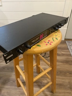 Yamaha REV100 - Procesador de efectos reverberador digital Foto 1 de 4