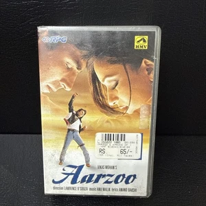 DOUBLE PACK : Aarzoo WITH Karaoke of 1942 A Love Story VERY RARE AUDIO CASSETTE - Picture 1 of 3