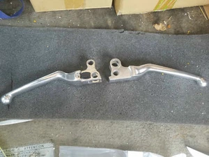 Pair Brake Clutch Levers Harley Sportster Softail Fxr Dyna FLH FX 1982-95 Polish - Picture 1 of 4