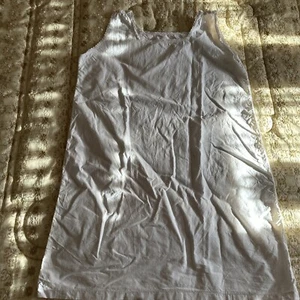 Altes LEINEN Nachthemd Ur-Oma -Oma handgenäht Klöppel Spitze. Weiß. Größe S. - Bild 1 von 11