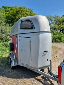2 Horsetrailer XXtrail Stinger PROJECT needs repairs - Picture 1 of 12