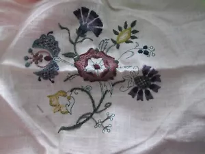 ""TIDEWATER BOUQUET - CREWEL EMBROIDERY KIT""- JACOBEAN DESIGN - Picture 1 of 3