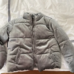 Gymboree Girls Winter Coat Velvet Grey Bomber Jacket Quilted Medium Nwot New - Picture 1 of 5
