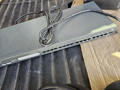 SMC SMC3116TI  EZ STACK 10I 16 PORT HUB - Image 1 of 4