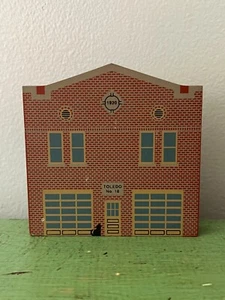 The Cat's Meow: Firehouse Series. Toledo No. 18 - 1994. Wooden Hand Painted - Picture 1 of 5