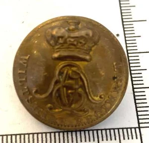 A Victorian Crown WILTSHIRE REGIMENT - London made tunic button. Approx 27mm - Picture 1 of 3