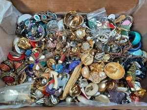 4 Lb Jewelry Vintage Clip On Lot Craft Junk Some Wearable Resell Tangles Repair - Picture 1 of 6