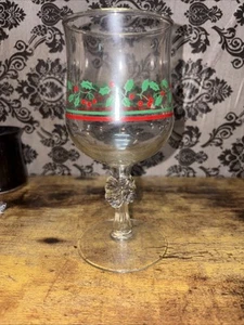 Vintage 1986 Arby’s Christmas Holly Berry Glasses - Picture 1 of 3