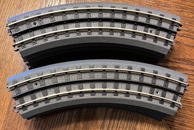 Lot of 10 MTH REALTRAX Solid O Gauge 0-31 Curve Tracks 3 RAIL 40-1002 - Image 1 of 3