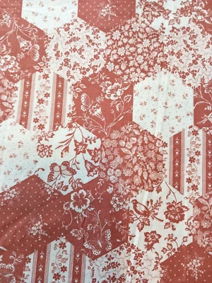 Tecido de colcha de algodão trapaceiro claro escuro pêssego hexágonos cranston impressão de tela VIP - Imagem 1 de 4