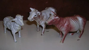 Vtg. Hollow Hard Plastic Celluloid Farm Animals 2 Cows & 1 Lamb Japan Made - Picture 1 of 1
