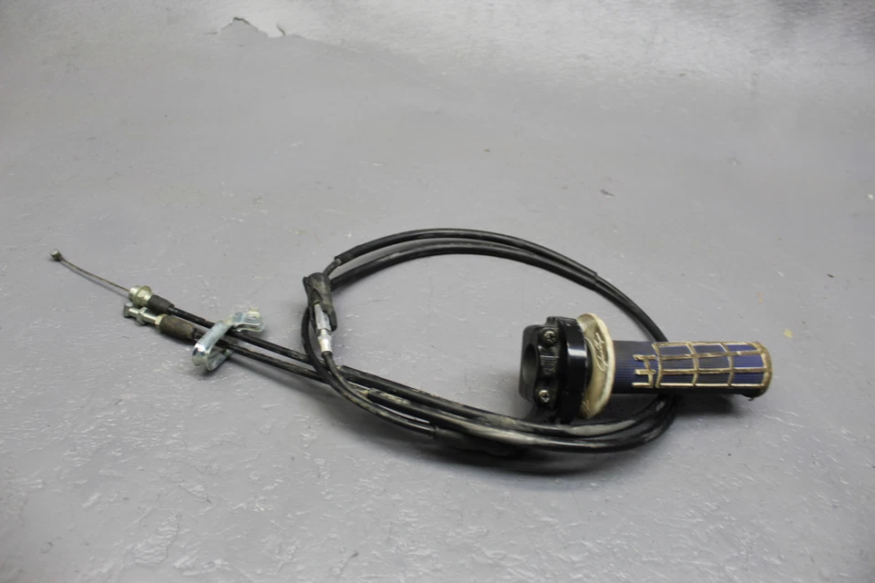 Yamaha YZ450F 2006 empuñadura del acelerador derecho 5TJ-26240-C0-00 Foto 1 de 4