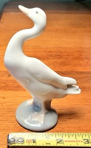 Lladro Swan Goose Duck - Porcelain White - 4.5" tall - Picture 1 of 7