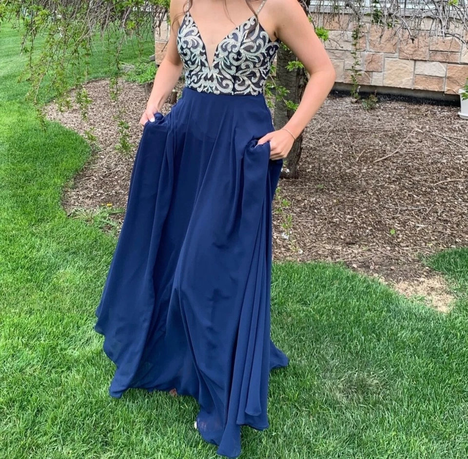 vestidos de fiesta azules largos talla 2 David’s Bridal ligeramente usados  Foto 1 de 4